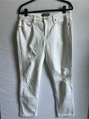 Point Sur (J Crew) Women's White Distressed Jeans, Size 29